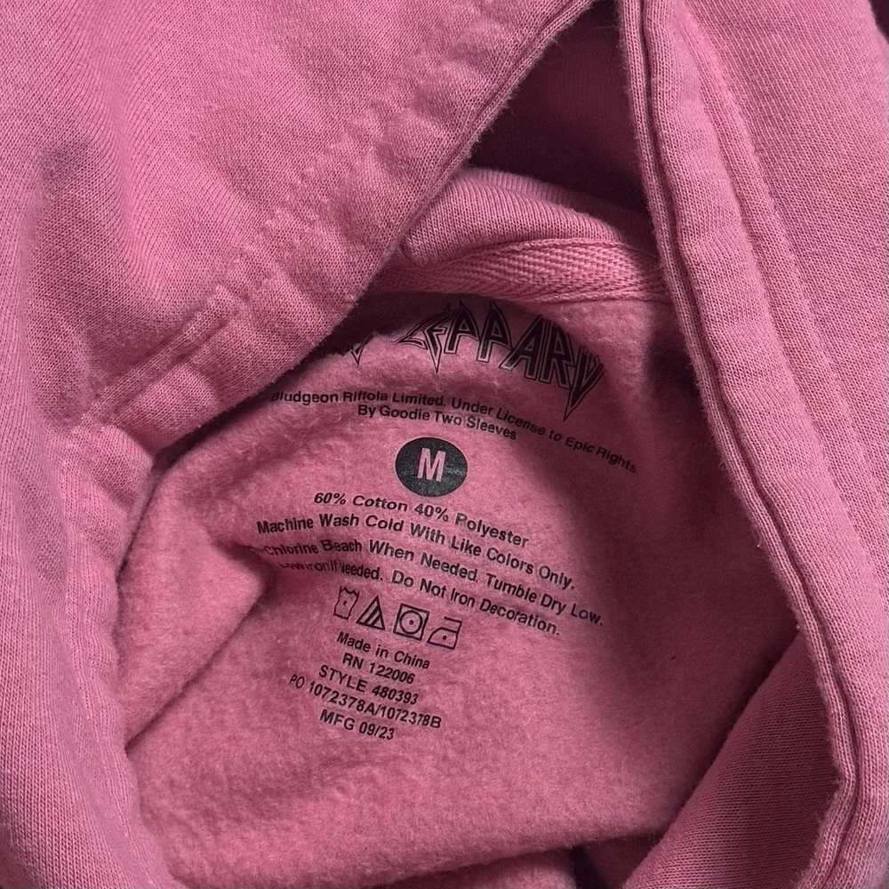 NWOT Def Leppard‎ Pink Hoodie Tour Dates Rocker Comfort Novelty Girl's M